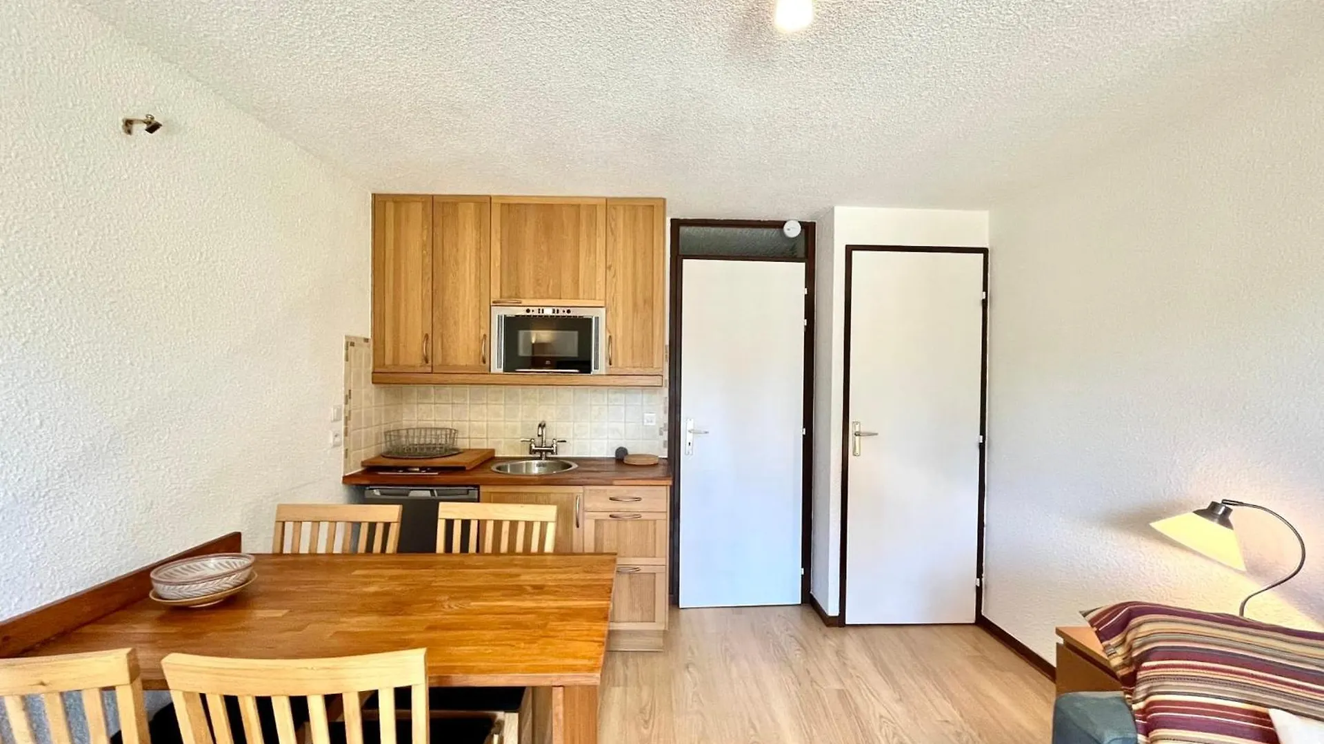 Apartmán Studio With South Facing Terrace In Demi-Quartier