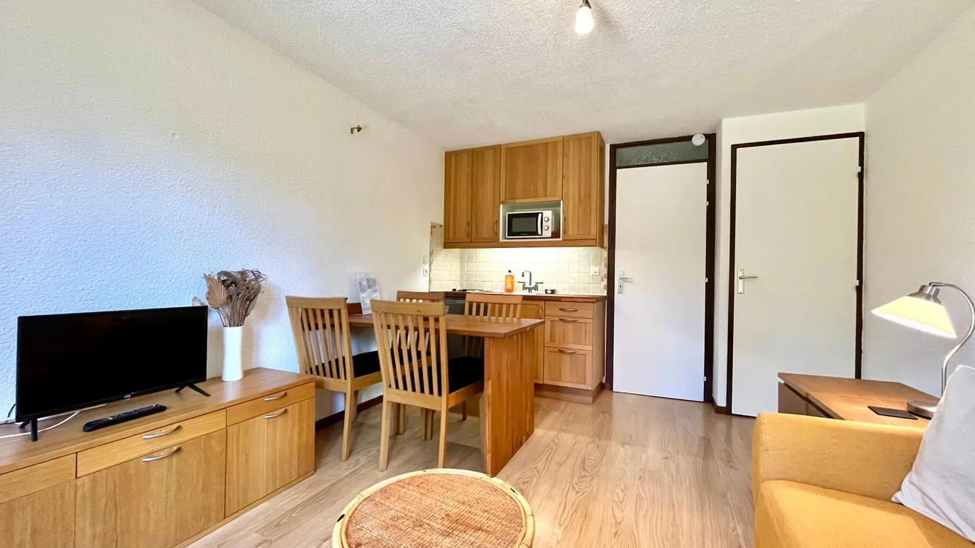 Apartmán Studio With South Facing Terrace In Demi-Quartier